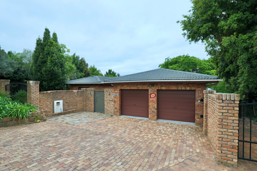 To Let 4 Bedroom Property for Rent in La Concorde Western Cape